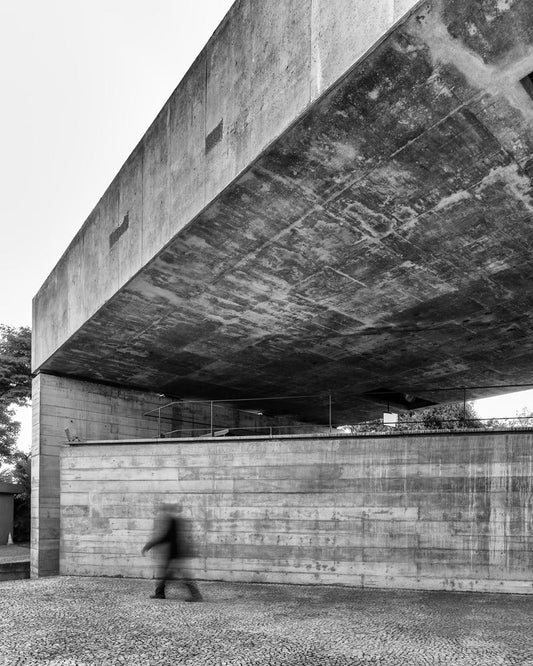 BRUTALISMO – A ESTÉTICA DA HONRA AO CONCRETO