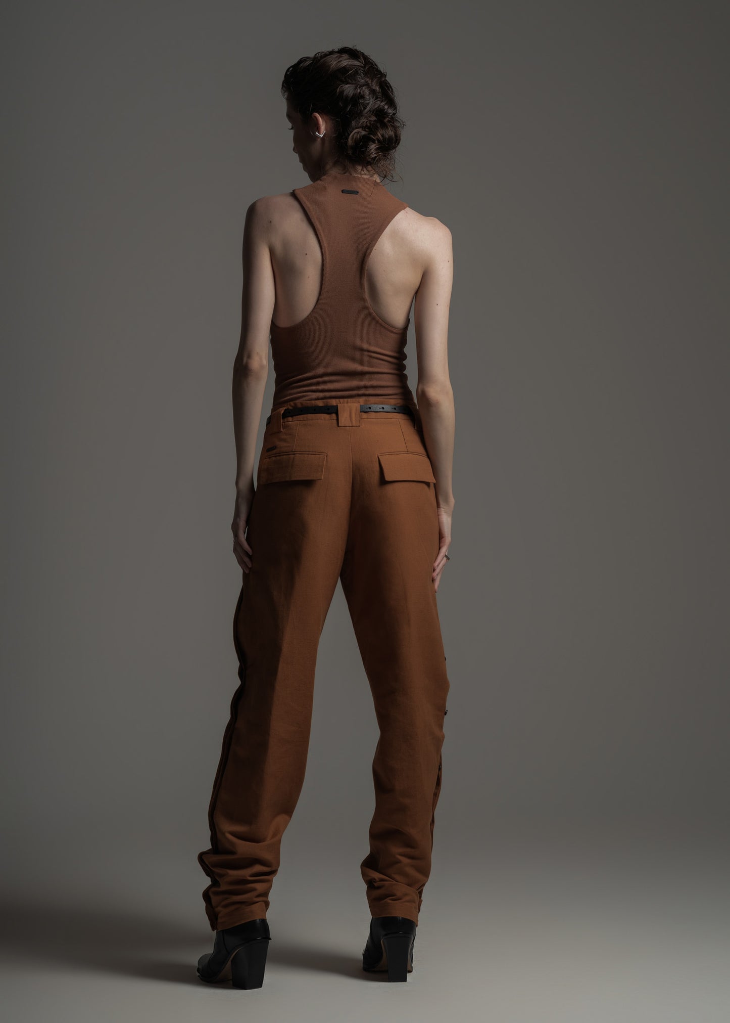 Calça Adam bronze em linho e algodão
