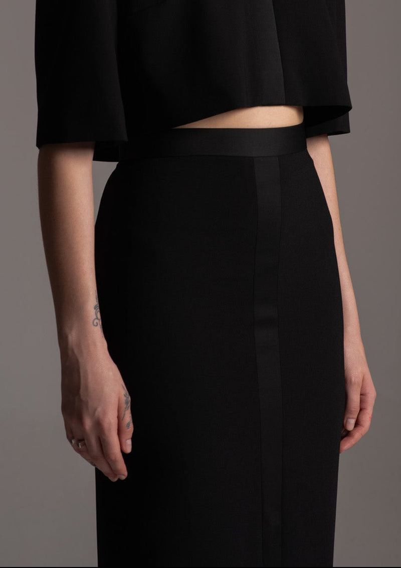 Saia New Tux preta em acetato e viscose